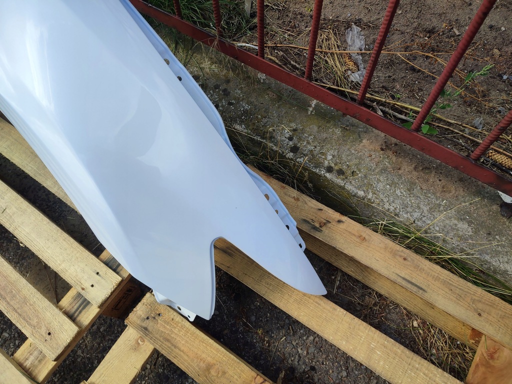 фото №15, Крила правий перед lexus is xe30 04.13-10.20r iii 3 przedlift лак 077