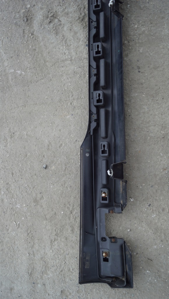 Купити Поріг накладка поріг ліва ford fiesta mk7 st 3d c1bj-b10155-abw