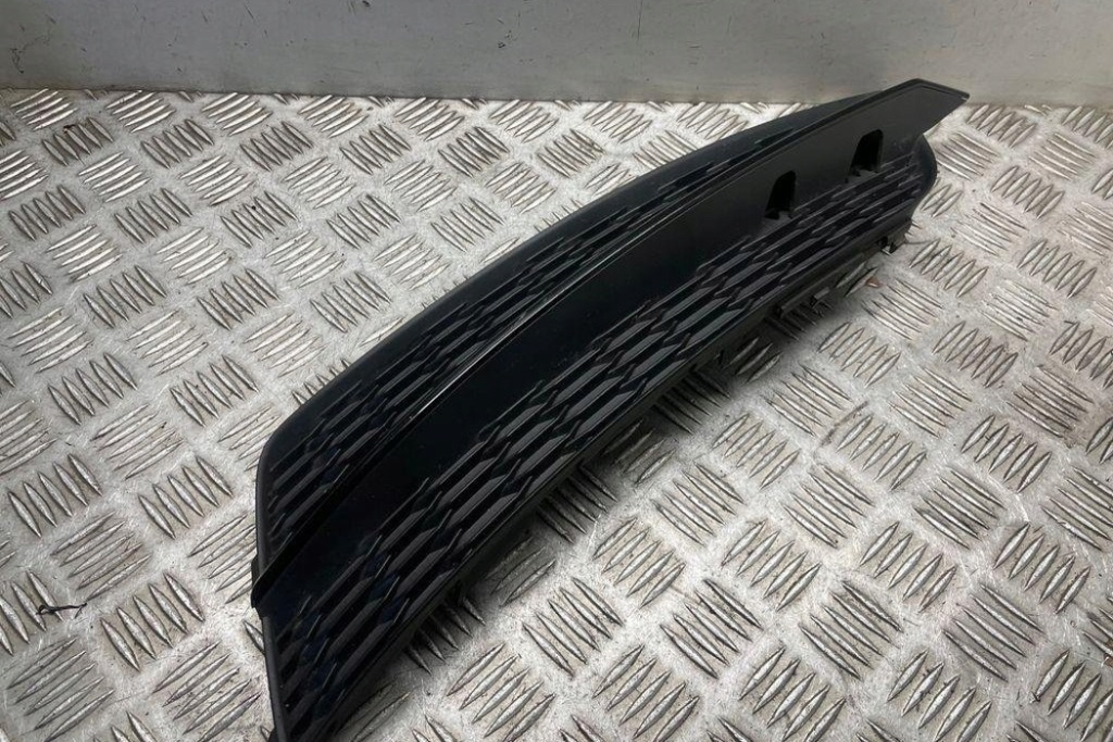 Купить Решётка бампера средняя audi a7 sportback 4ga, 4gf 4g8807682k 2.97l