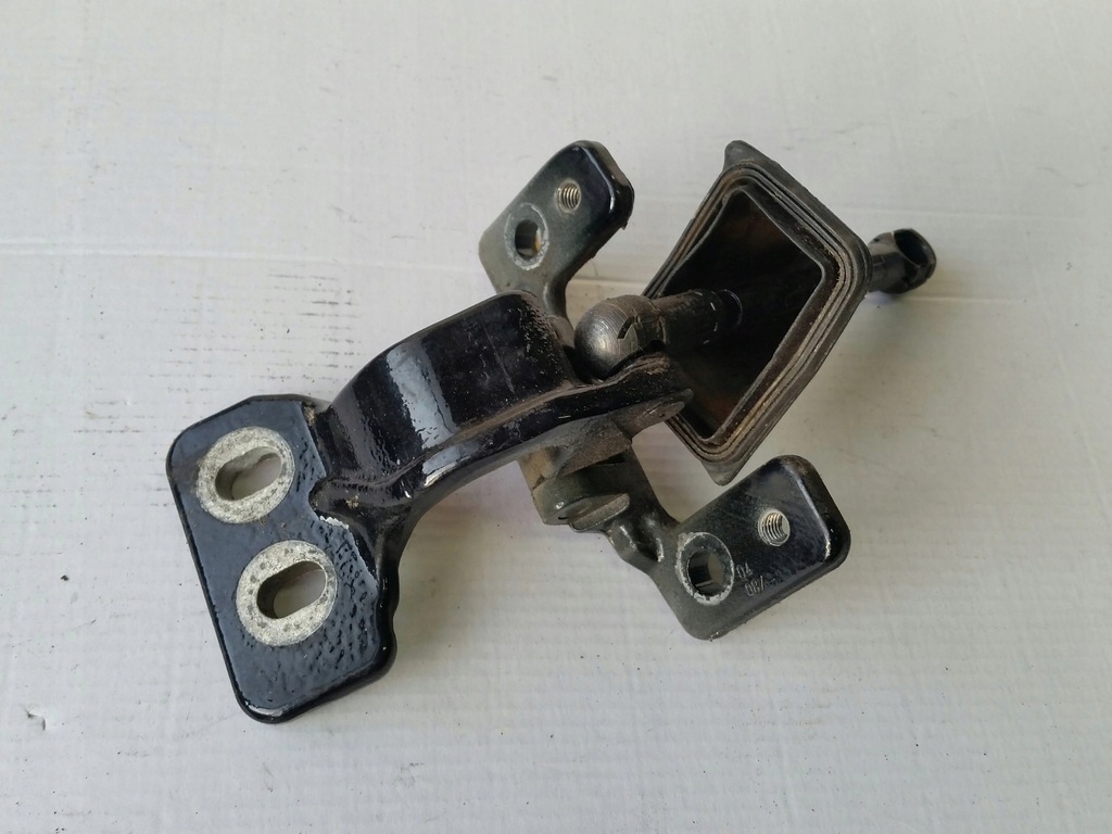 фото №1, Лівий петля кришки mercedes w204 kombi