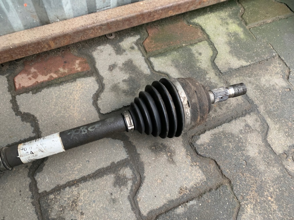 Привідний вал права peugeot 308cc 2.0hdi Оригінал