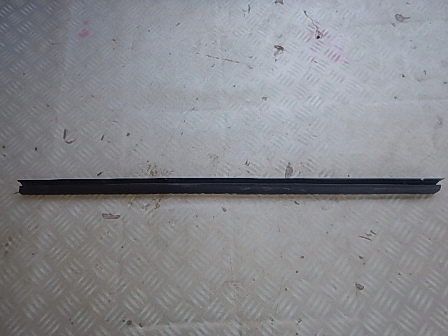 фото №1, Volvo s40 ii v50 молдинг na дверь правое передние