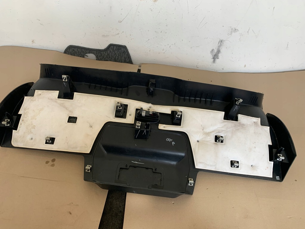 фото №11, Ford mustang mach-e 21r 75.7kwh оббивка кришки багажника задня оригінал