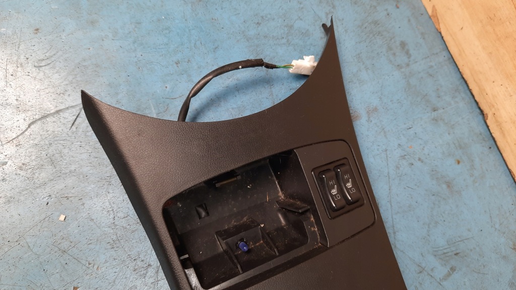 фото №4, Панель середній тунель mitsubishi outlander i