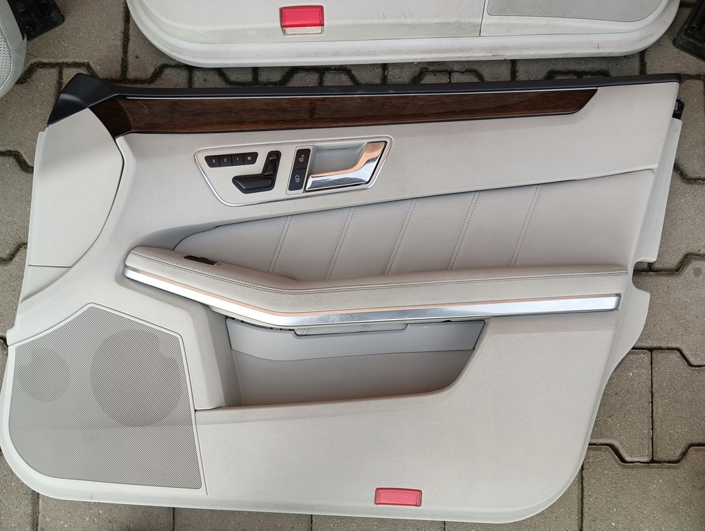 фото №14, Сиденья заднее сиденье обивка кожа mercedes w212 kombi