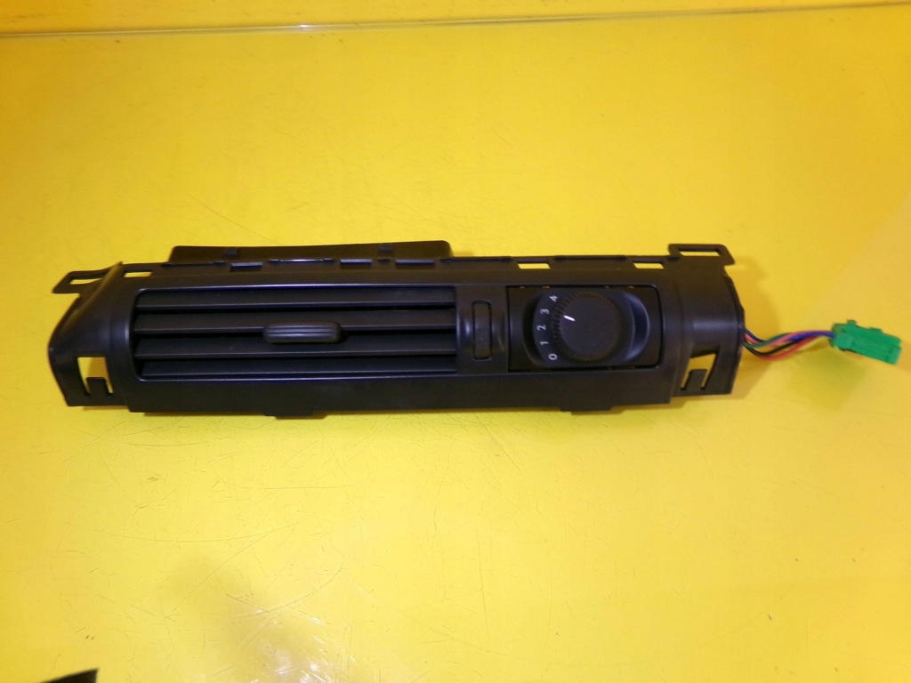 фото №11, Решітка обдув регулювання з панель лівий перед peugeot 5008 96846886xt nr236