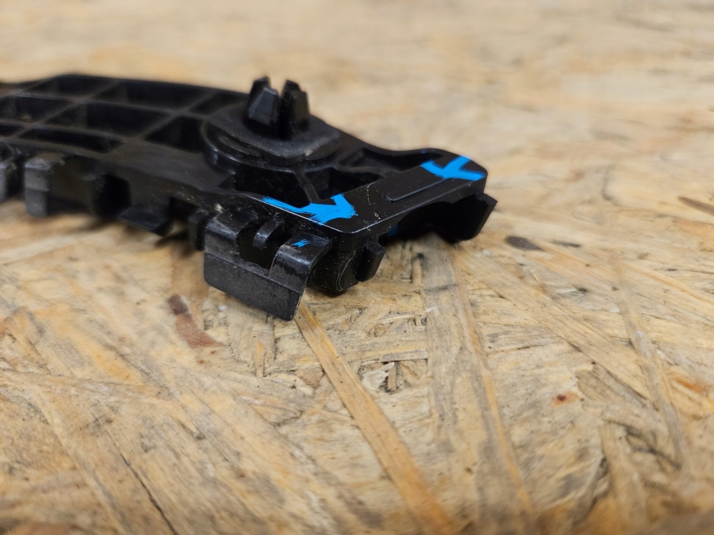 фото №6, Suzuki sx4 s-cross ii 21- направляющая бампера правый перед передний