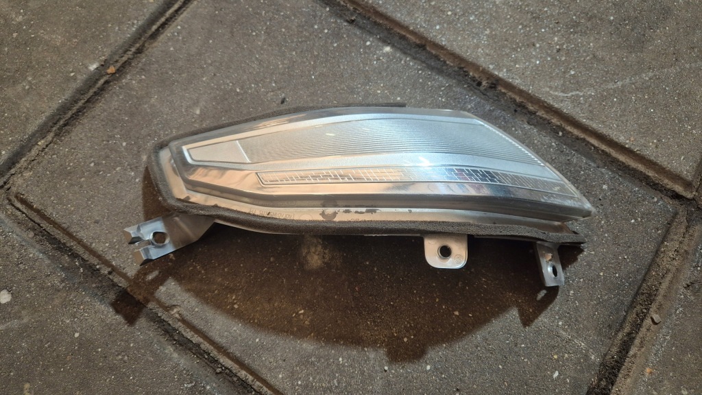 Купить Отражатель заглушка накладка лампы volvo fh5 84224117