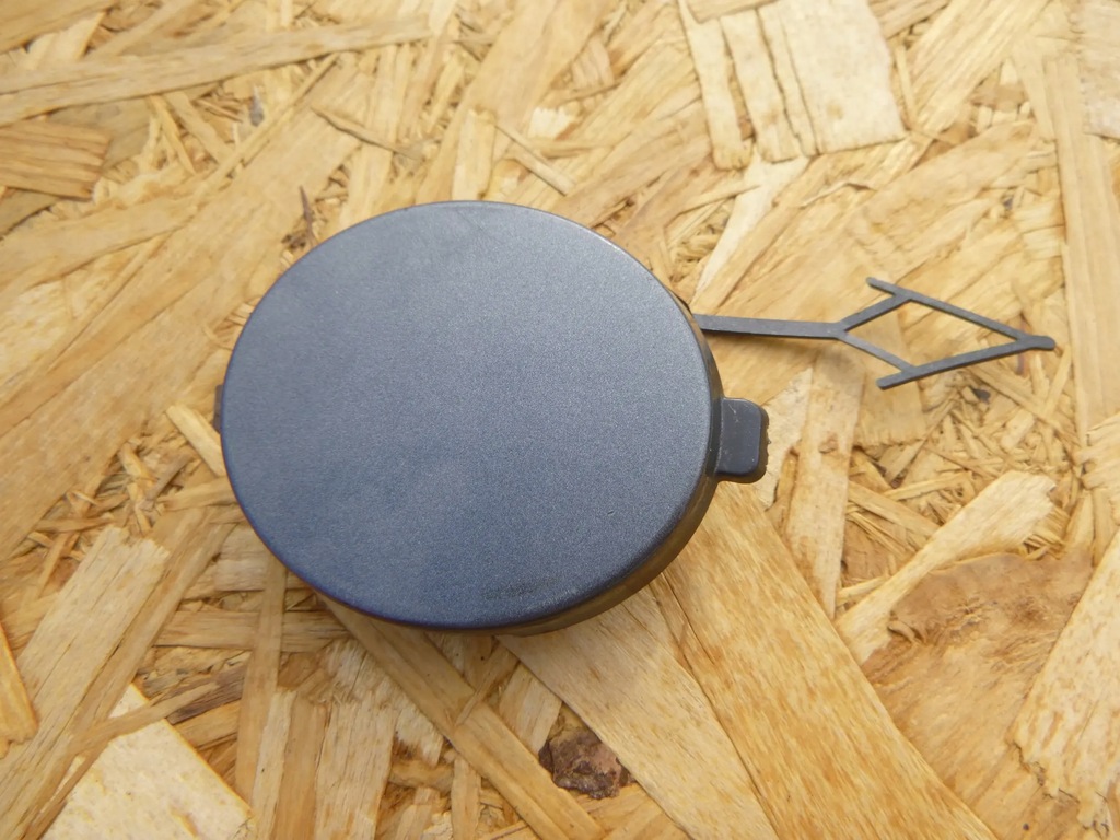 фото №1, Vw t-roc 17- заглушка фаркоп hak бампер перед 2ga807241m