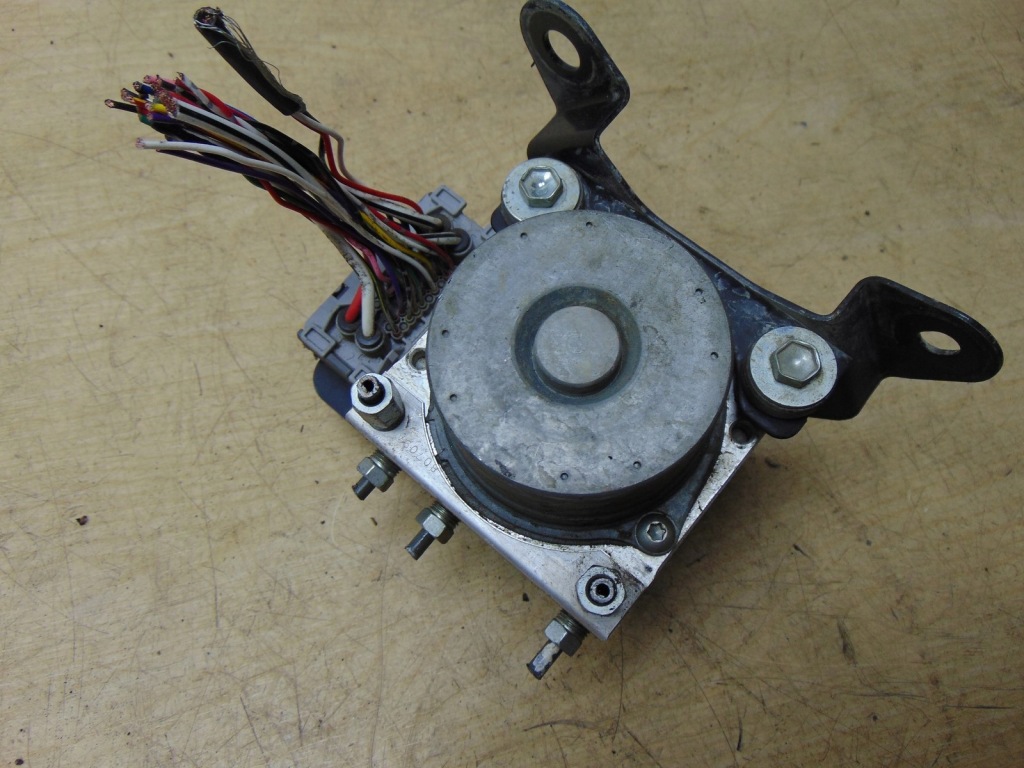 фото №10, Насос abs блок управления toyota land cruiser j7 2015rok