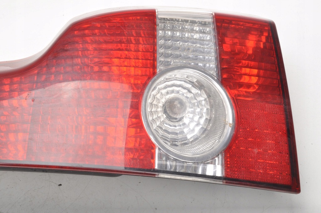 фото №7, Volvo v50 лампа правая задняя правый задняя 30698920