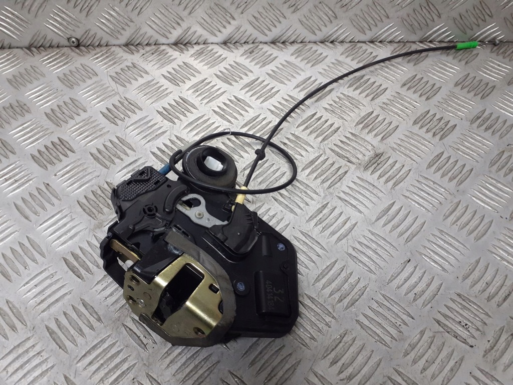 фото №4, Замок двері правий задня toyota scion xa 2pin