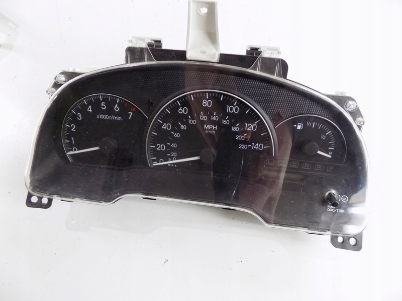 фото №5, Toyota avensis verso 01r 2.0 vvt-i счетчик