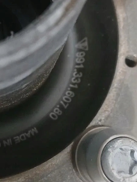 Porsche права задня ступиця 9913316128 Зі Шроту