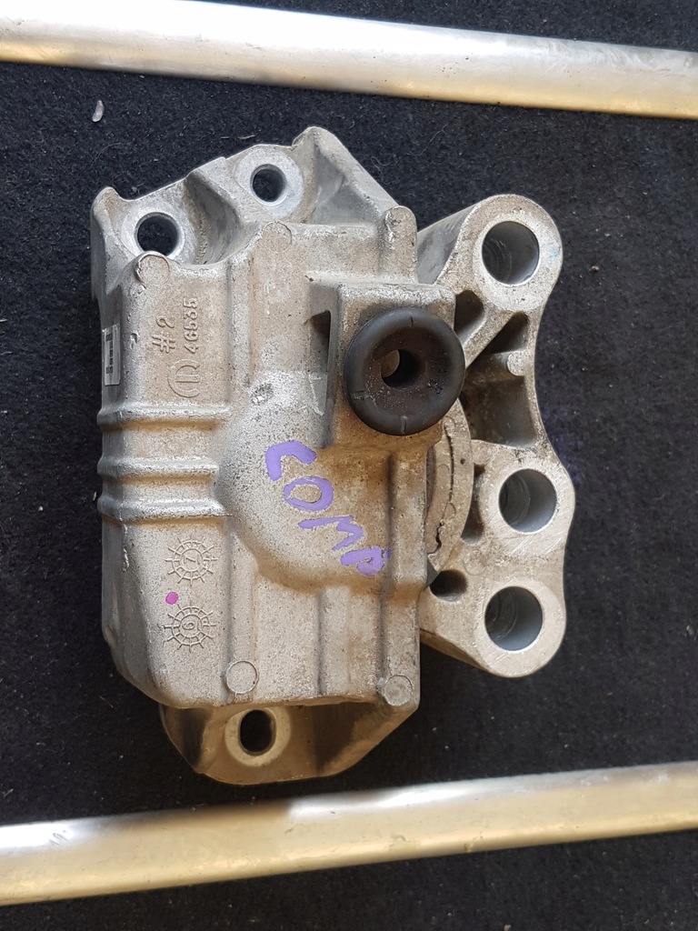 фото №1, Jeep compass 2 2018 кронштейн подушка двигуна