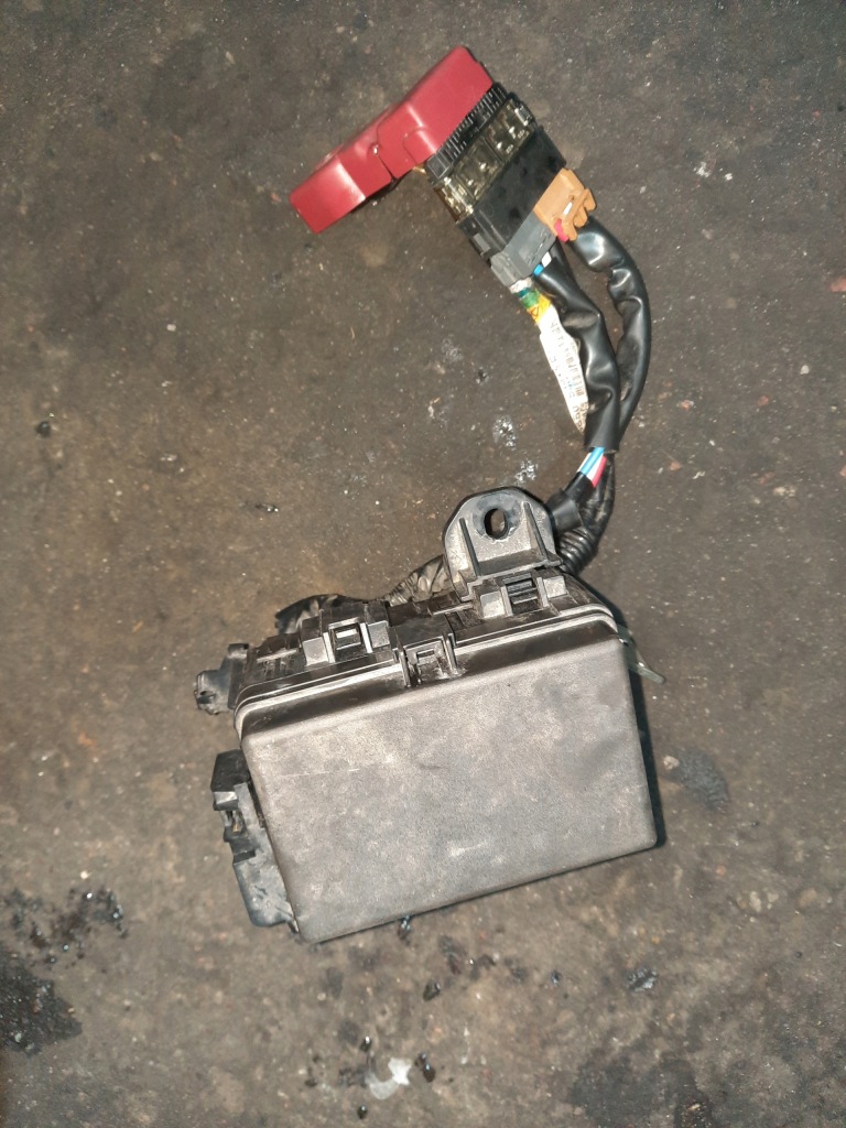 фото №1, Suzuki celerio 1.0 коробка запобіжників корпус