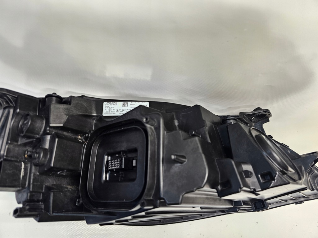 Фара volvo v40 2 2 рестайлінг  full led 2016-19 лівий перед європа ліва передня Недорого