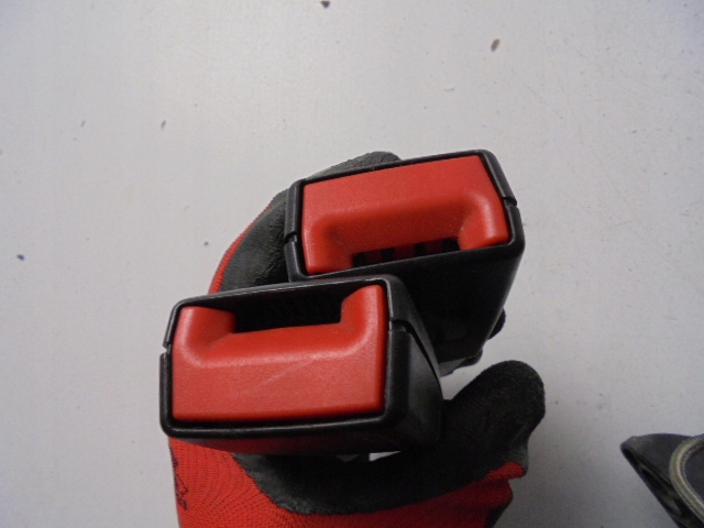 фото №2, Замки ременів задня porsche panamera 4s 970 2010 rok