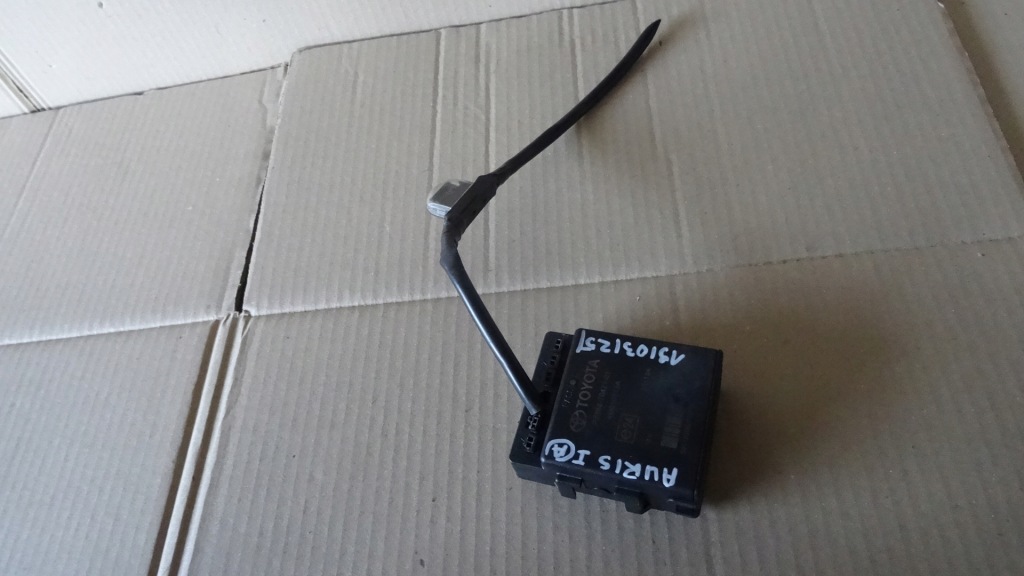 фото №1, Toyota auris i e15 модуль pdc 4m0168t3a