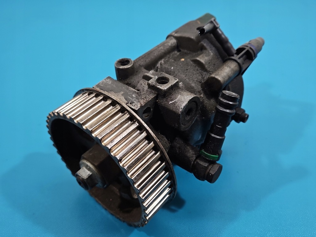 Купить Насос впрыскная renault scenic 2 r9042a041a 8200057225 1.5 dci