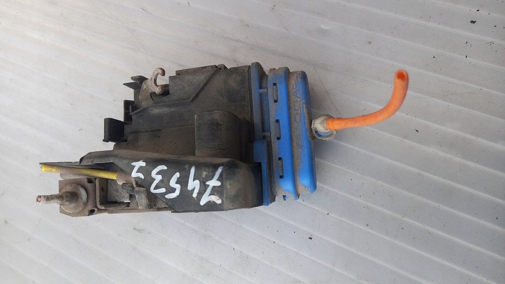 Купить Замок правый задний  audi a4 b5 95r sedan