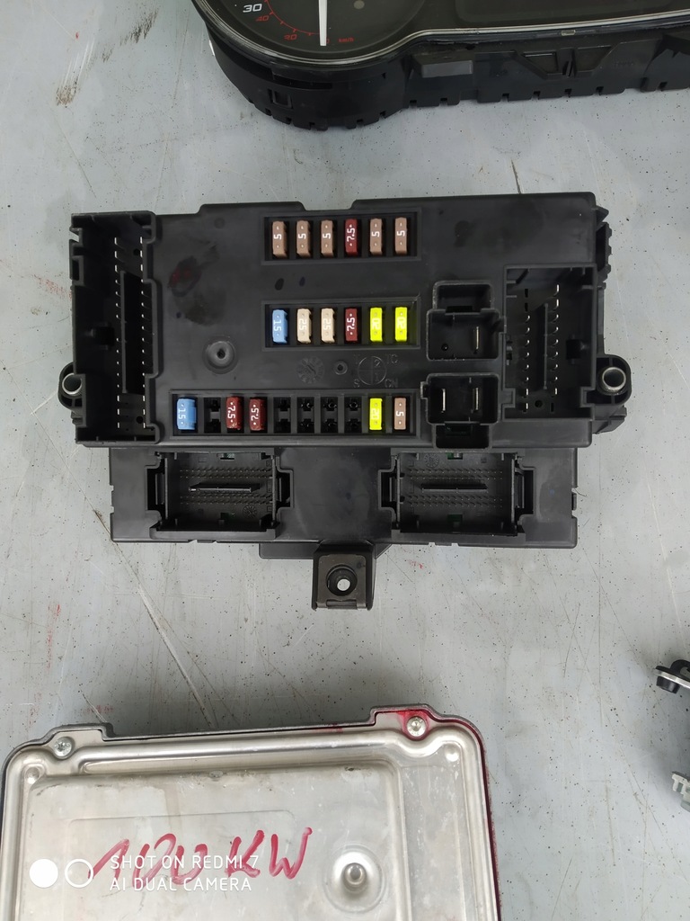 фото №7, Бортовий комп'ютер блок керування 2,3 e6 140km iveco 0281032557