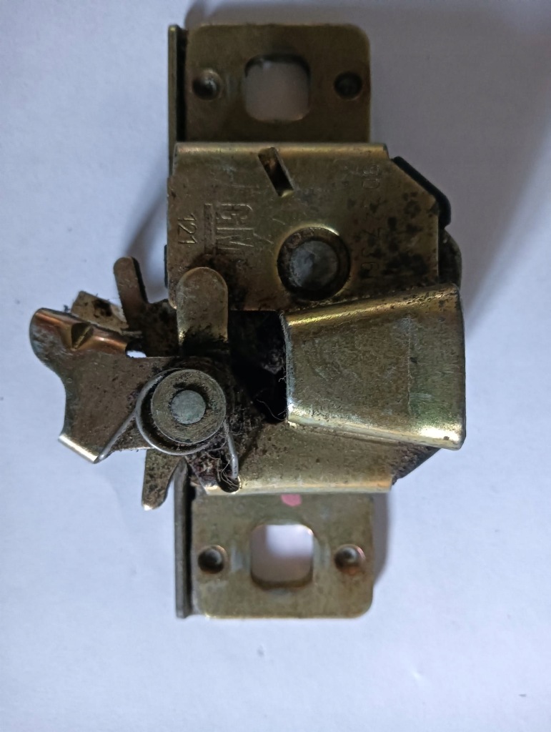 фото №1, 90347360 замок крышки задняя opel calibra a