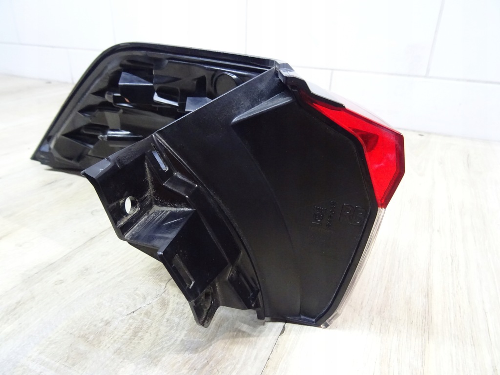 фото №9, Лампа правий задня toyota rav4 v 81550-42230 llu