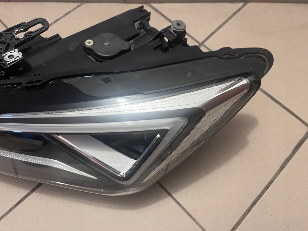 фото №3, Lama передня перед ліва seat leon iv 4 full led 5fb