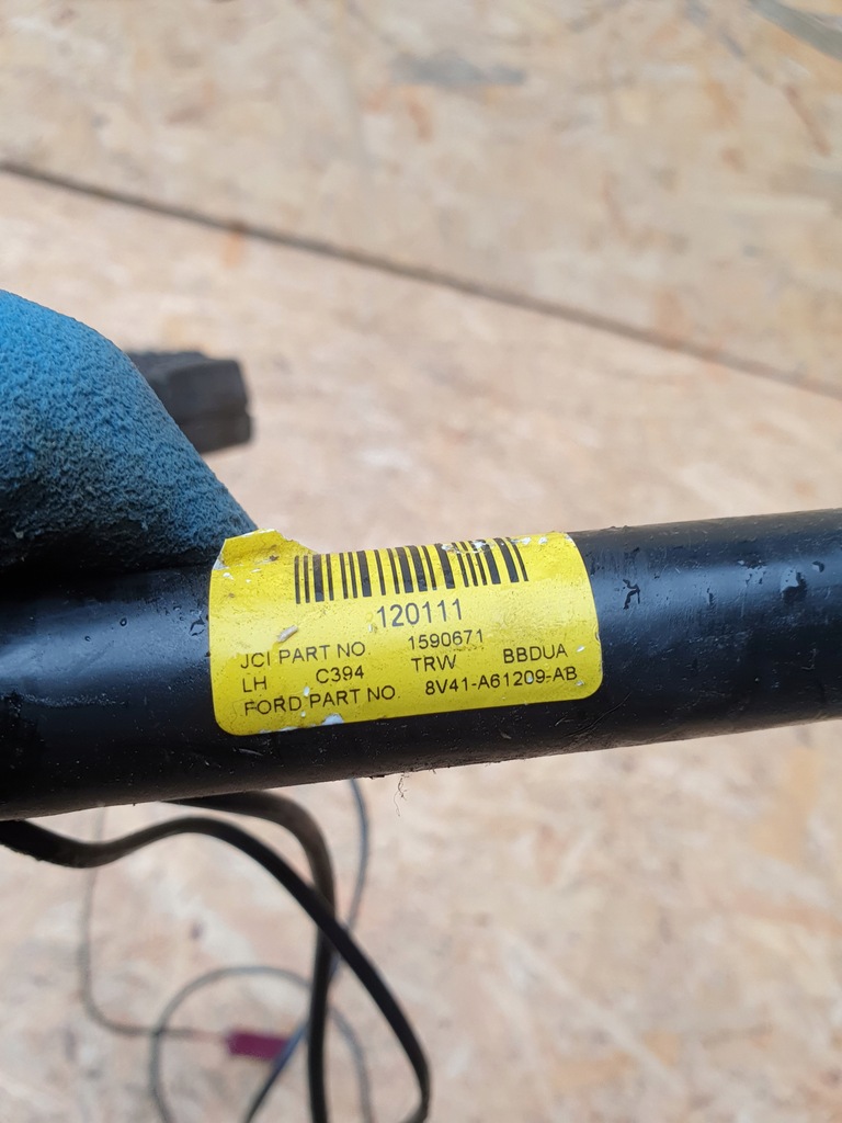 фото №8, Ford kuga mk1 натягувач поперечина лівий 8v41-a61209-ab