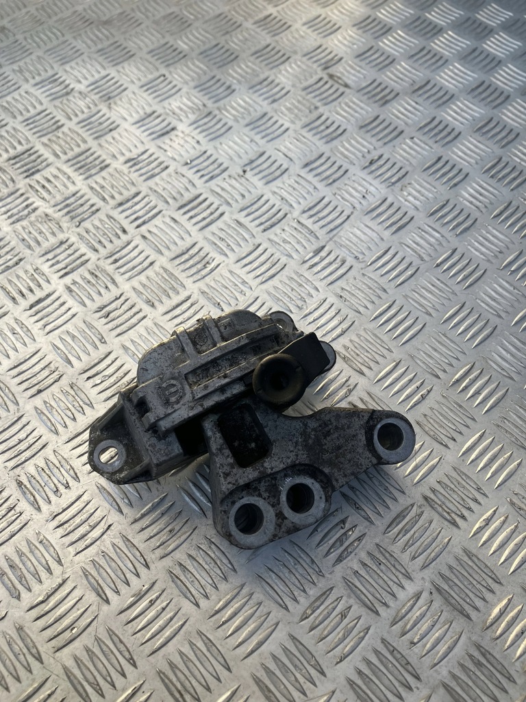 фото №1, Кронштейн подушка двигун 520497420 jeep renegade 14- 1.6 jtd