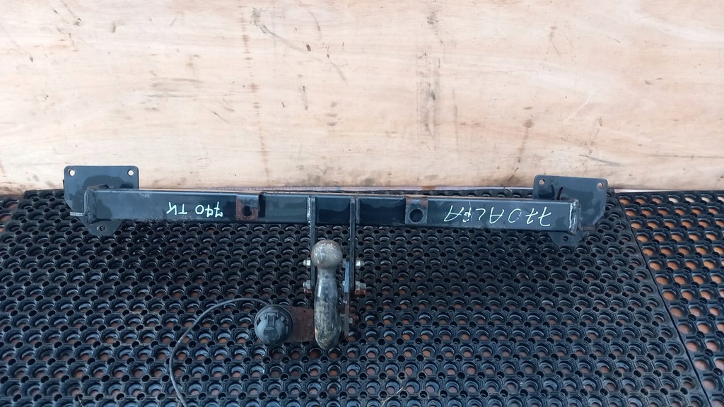 фото №1, Alfa romeo giulietta hak буксирувальний кулька табличка