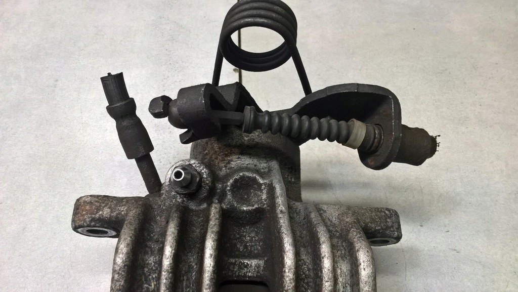 фото №6, Супорт гальмівний лівий задня audi a4 b6 2.5 tdi