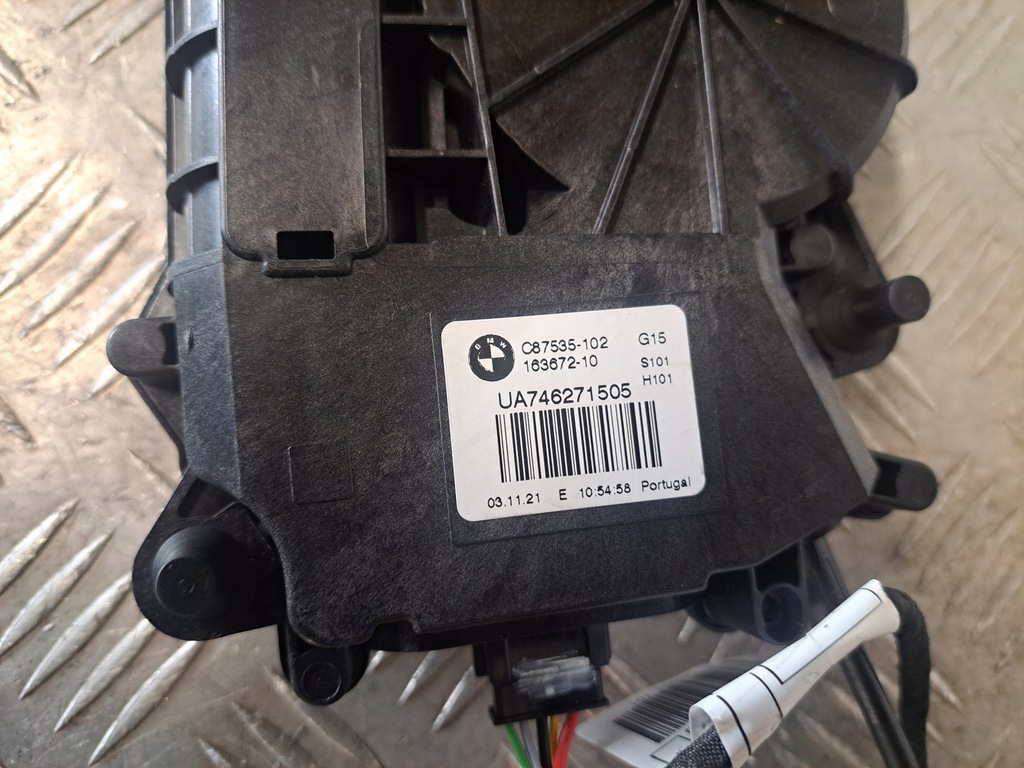 фото №9, Bmw 8 m850ix g16 замок крышки доводчик 7441014 7462715