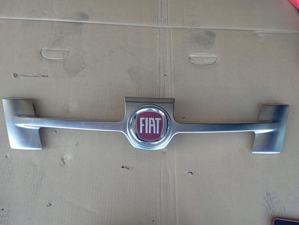 фото №1, Fiat freemont решітка радіатора решітка радіатора емблема значок 55000804aa