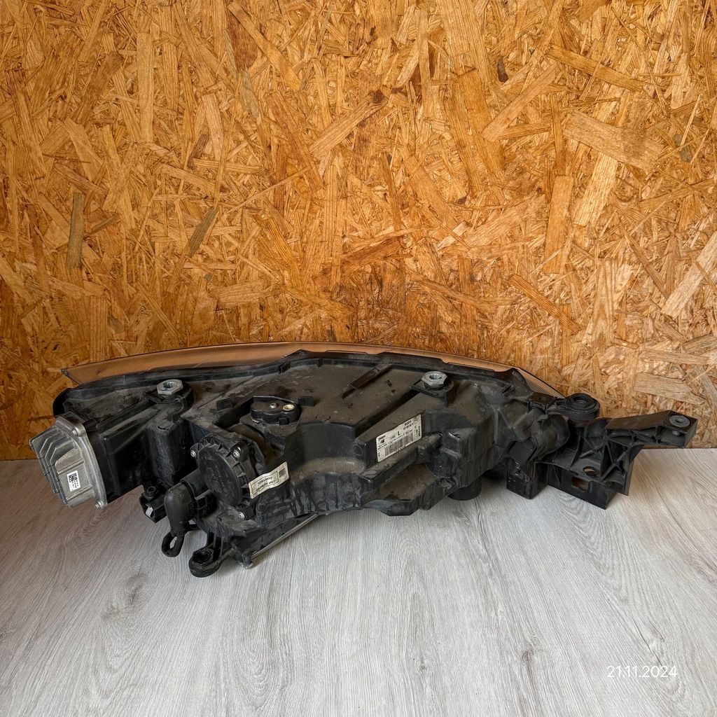 фото №10, Лампа ліва права лампи передні комплект seat arona 6f1941008b 6f1941007b