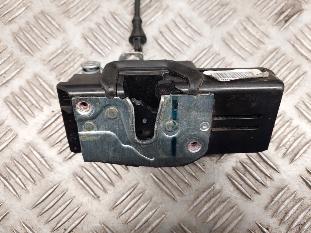 Tesla model s 600891200b перед сторона права замки в Україні