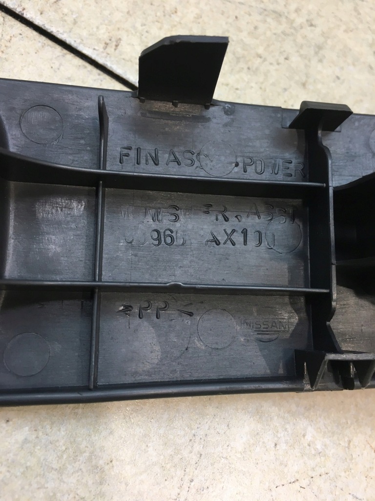 фото №9, Панель стекло правый перед micra k12