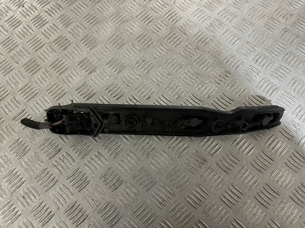 Opel corsa c вкладыш лампы левый задний  штекер valeo Цена