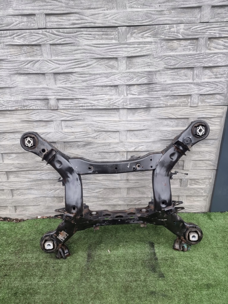 Jeep grand cherokee wk2 рестайлінг  підрамник підрамник задній 17- Зі Шроту