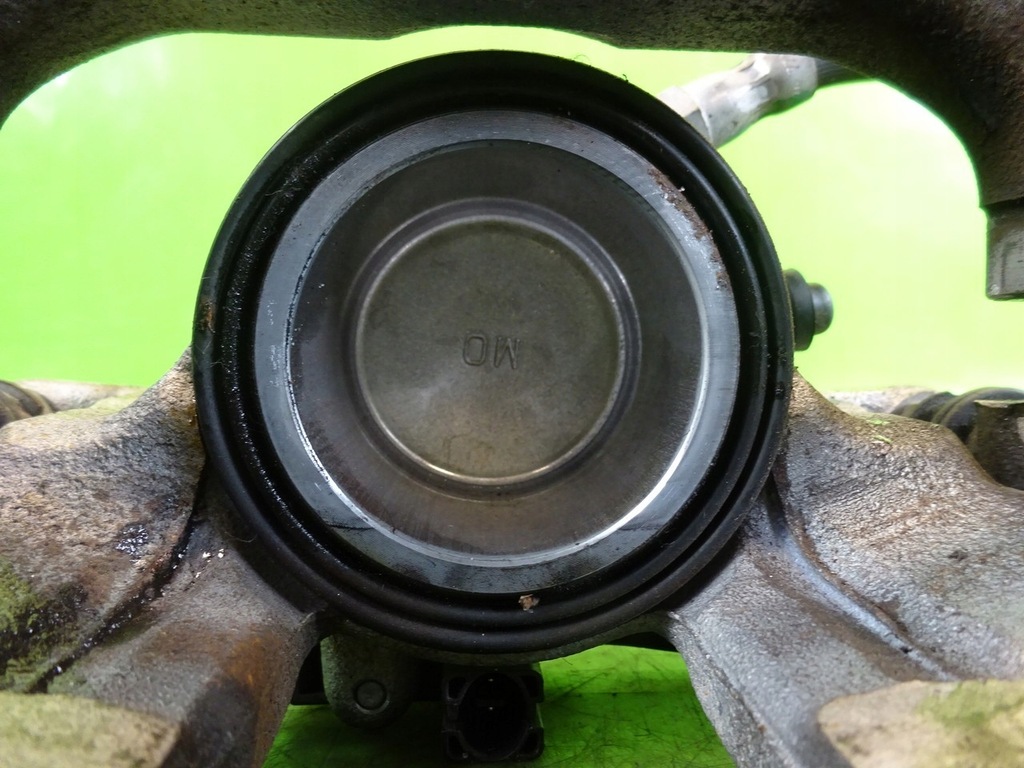 фото №9, Суппорт тормозной правый передний infiniti q30 2.0 t