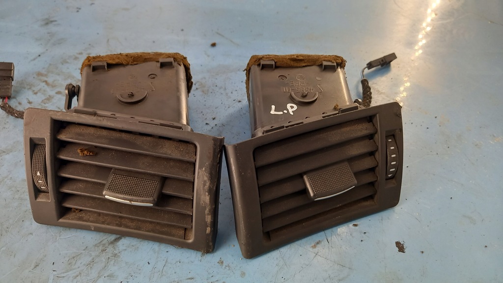 фото №1, Решётка обдув audi a4 b6 02r sedan