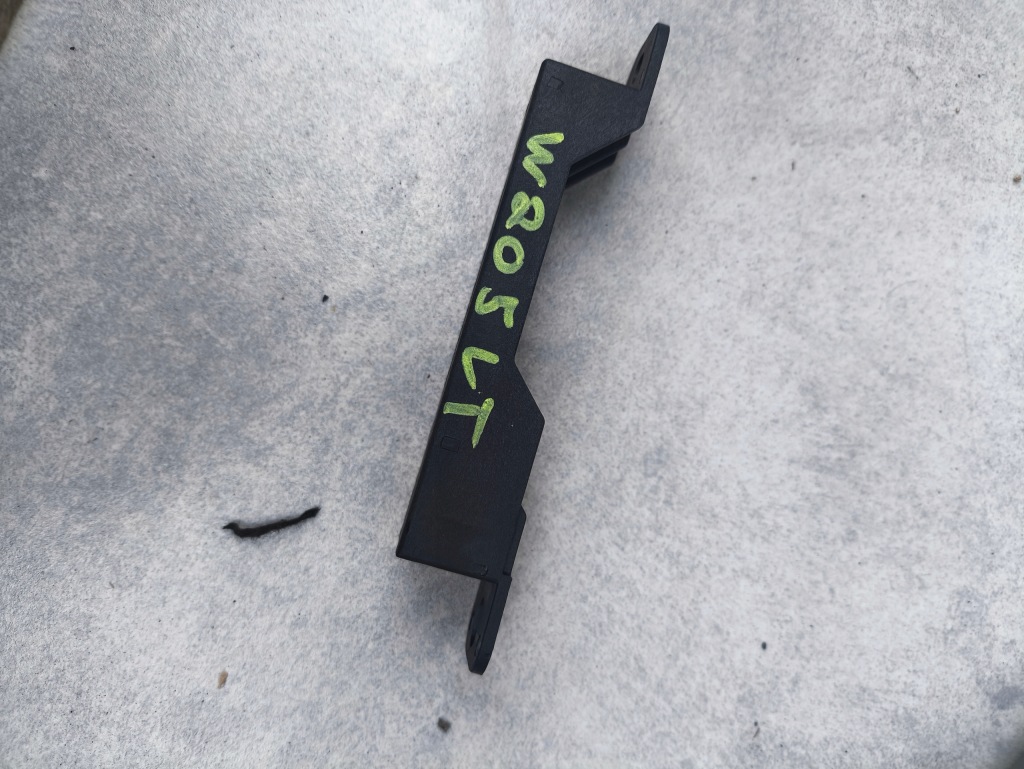 Купить Mercedes w205 усилитель антенна keyless a1668200075 ?