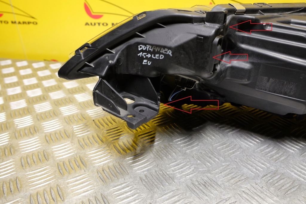 Mitsubishi outlander рестайлінг  2015- фара фара full led r європа Оригінал