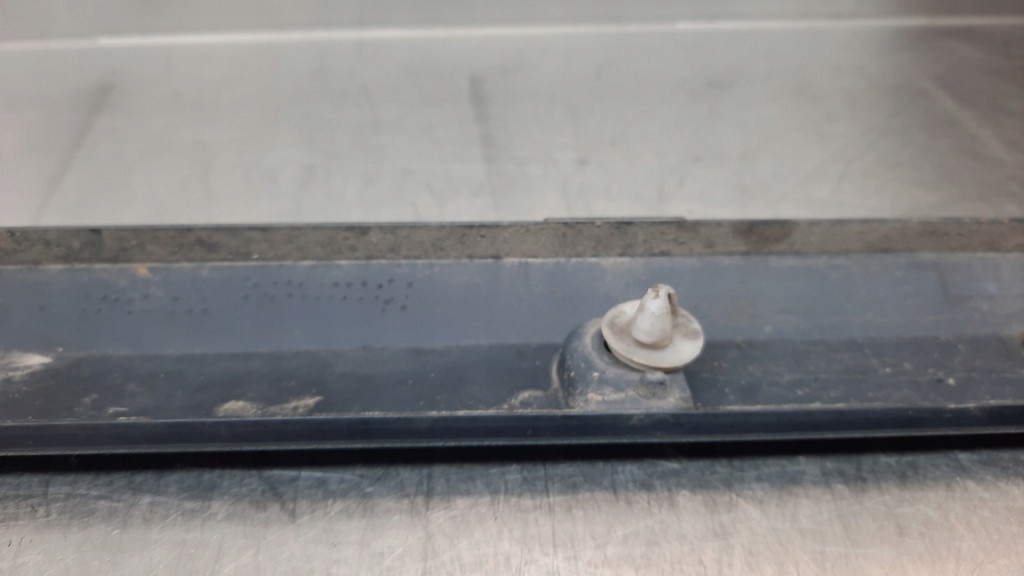 фото №8, Молдинг двері ліва задня 30661449 volvo v50 04-07r