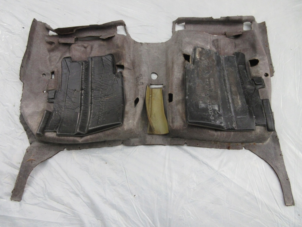 Обшивка пол mercedes w126 1266840929 коричневый Недорого