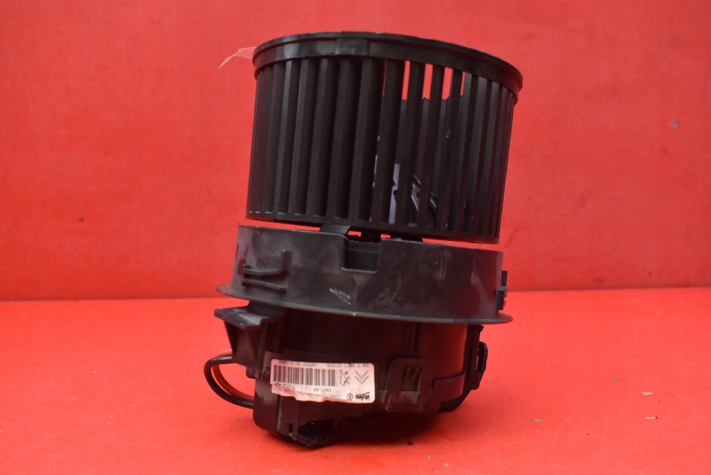 Повітродувка вентилятор обдув eu t1013140a peugeot 208 1 i рестайлінг  15-19 Оригінал