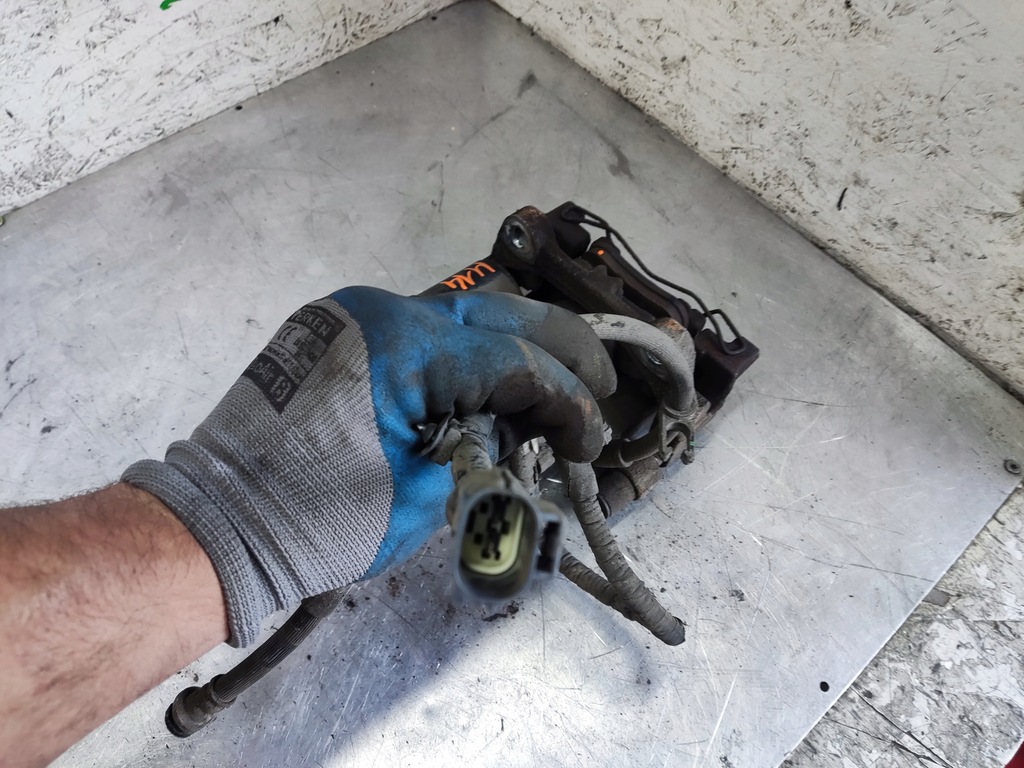 фото №5, Ford mondeo mk5 супорт електричний правий задня