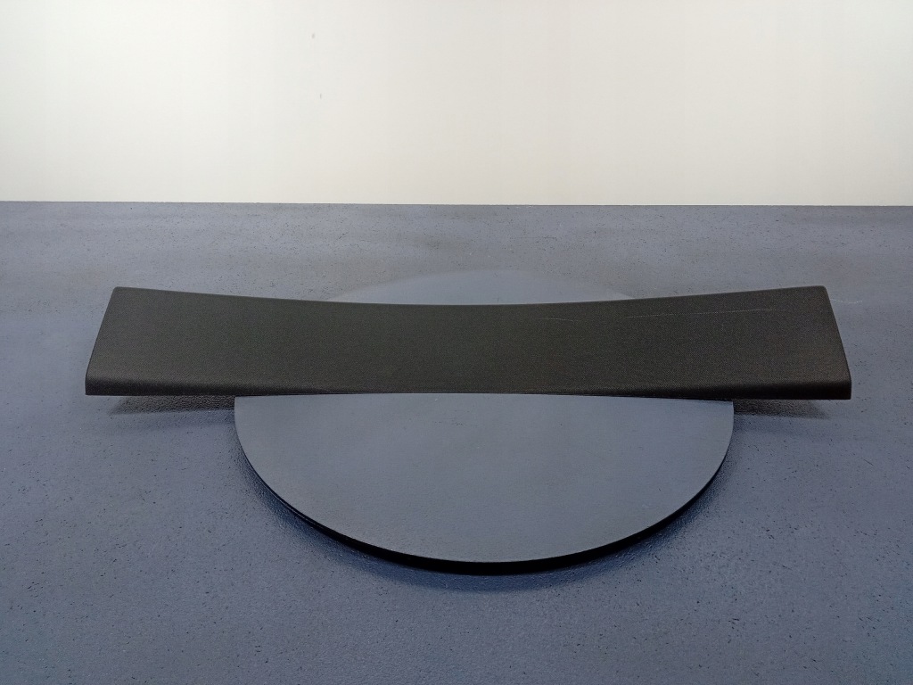 фото №1, Bmw 1 f40 защита крышки багажника рамка 7456056