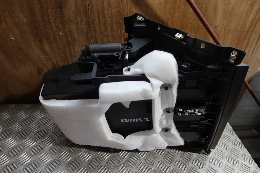 фото №10, Бардачок пассажира clio v 681081375r